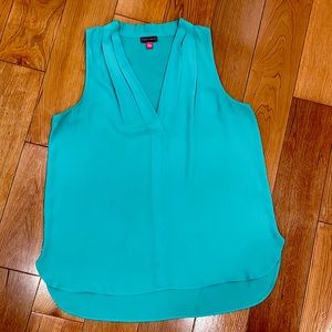 Vince Camuto  Teal/ Aqua V Neck